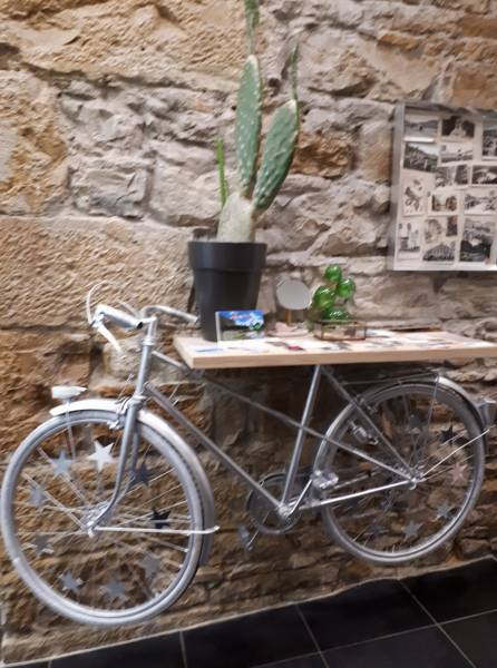 Un coiffeur peut il refuser de réaliser une couleur ou des mèches à un mineur ?