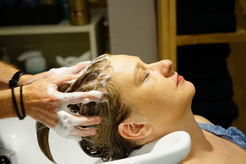 coiffeur expert en balayage et mèches à Lyon