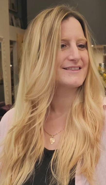 AVANT APRES COULEUR transformation capillaire réussie chez Coiffure des Arts à Lyon